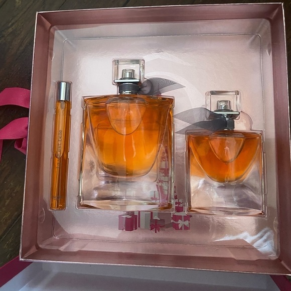 Lancôme Gift Ready in Box exclusive new set - Picture 2 of 3
